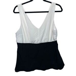 Torrid Black White V Neck Sleeveless Blouse Size 0 (0X)